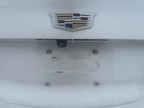 Used 2021 Cadillac XT4 Premium Luxury image 17