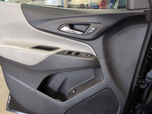 Used 2022 Chevrolet Equinox LT image 23