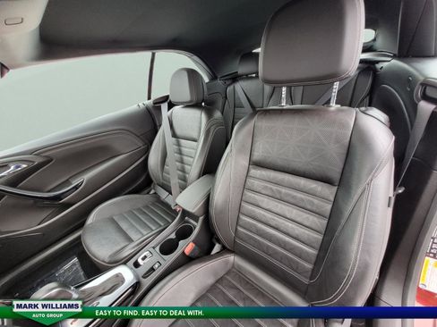 Used 2018 Buick Cascada Premium image 31