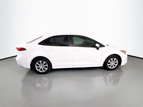 Used 2022 Toyota Corolla LE image 11