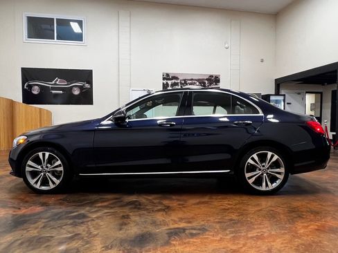 Used 2018 Mercedes-Benz C 300 4MATIC Sedan image 6