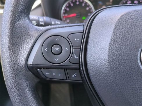 Used 2021 Toyota RAV4 XLE image 27