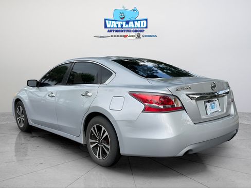 Used 2015 Nissan Altima 2.5 S w/ Power Driver Seat Package FWD image 3