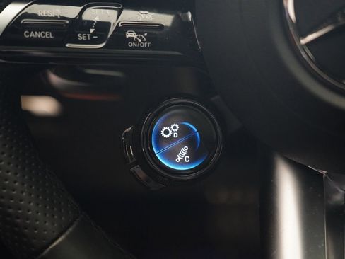 Used 2026 Mercedes-Benz GLC 43 AMG 4MATIC image 19