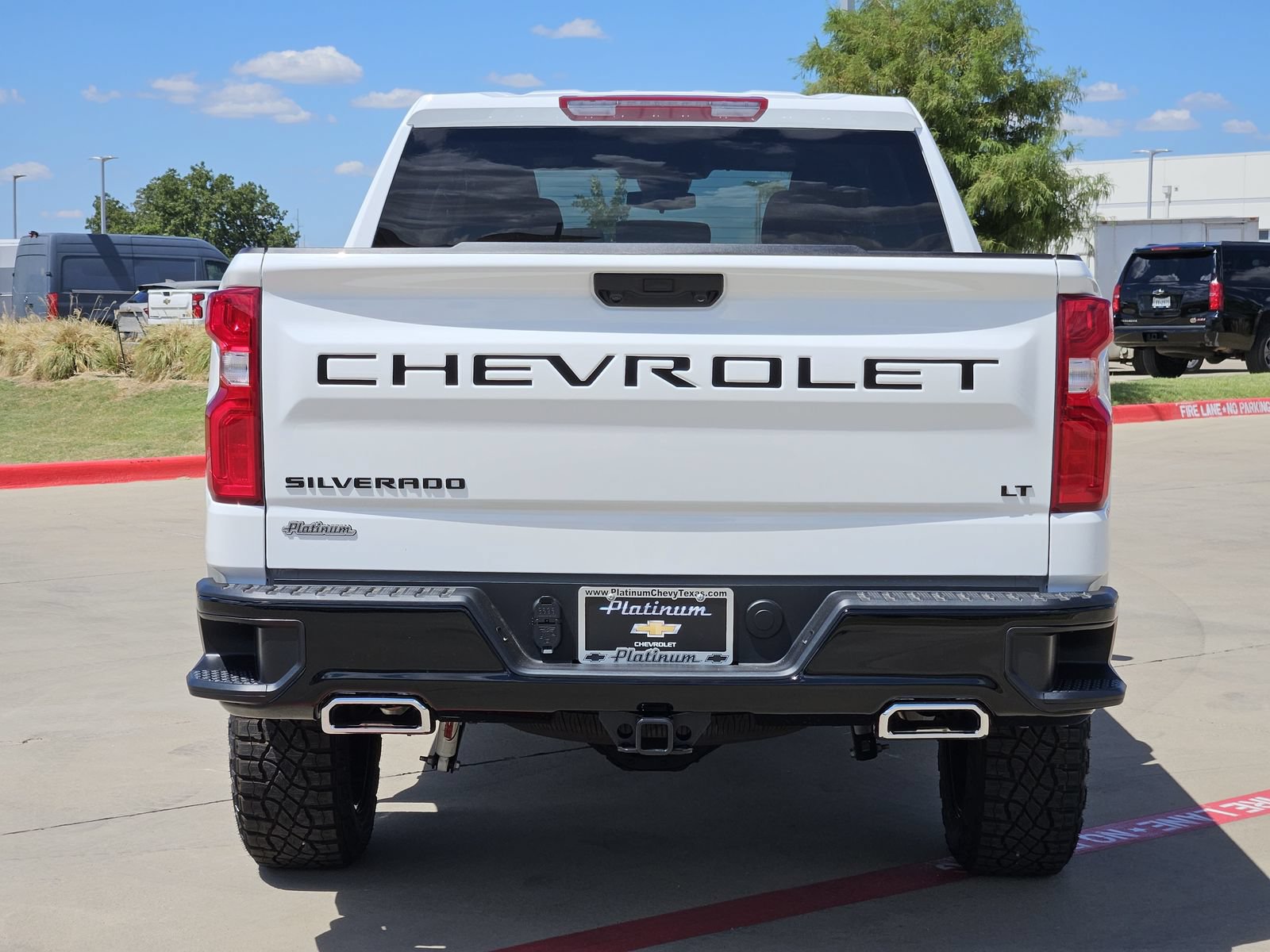 New 2026 Chevrolet Silverado 1500 LT Trail Boss w/ LPO, Dark Essentials Package AWD/4WD image 8
