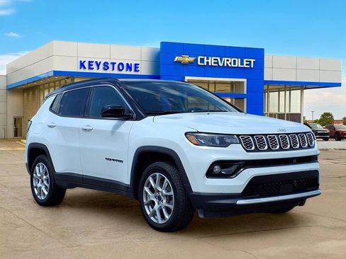 Used 2025 Jeep Compass Limited AWD/4WD image 1