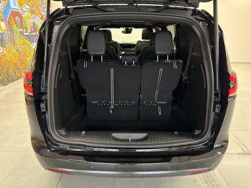 New 2026 Chrysler Pacifica Select w/ S Appearance Package image 42
