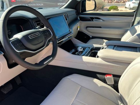 New 2026 Jeep Grand Wagoneer 4WD w/ Premium Group I image 11