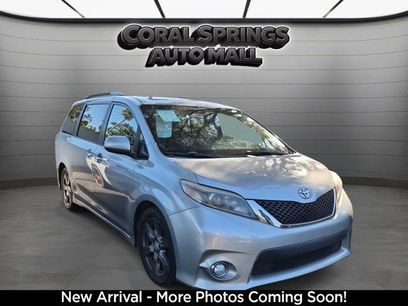 Used 2017 Toyota Sienna SE w/ SE Preferred Package