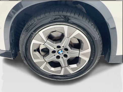 Used 2025 BMW X1 xDrive28i AWD/4WD image 12