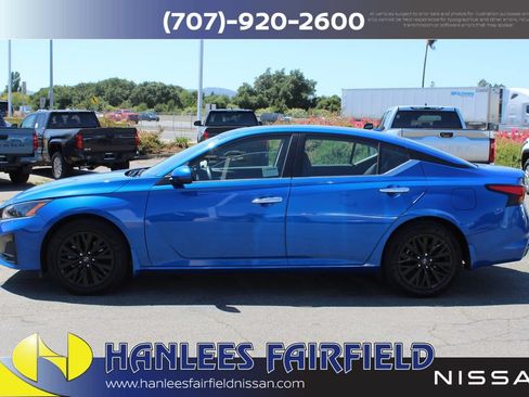 Used 2025 Nissan Altima 2.5 SV w/ SV Special Edition Package FWD image 2