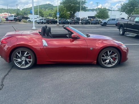 Used 2015 Nissan 370Z Touring Sport RWD image 4