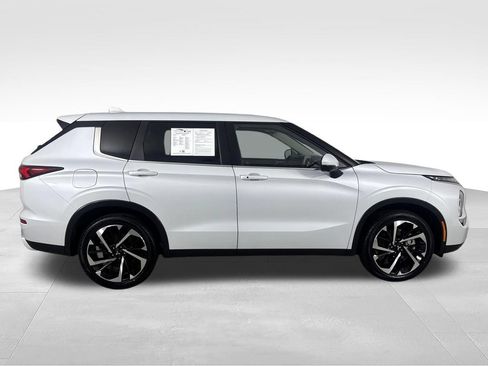 Used 2024 Mitsubishi Outlander SE FWD image 16