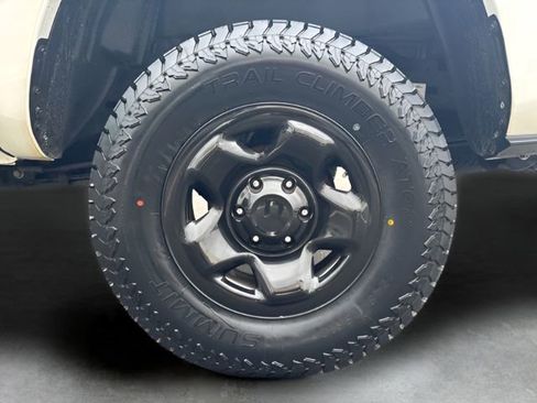 Used 2023 Toyota Tacoma SR AWD/4WD image 28