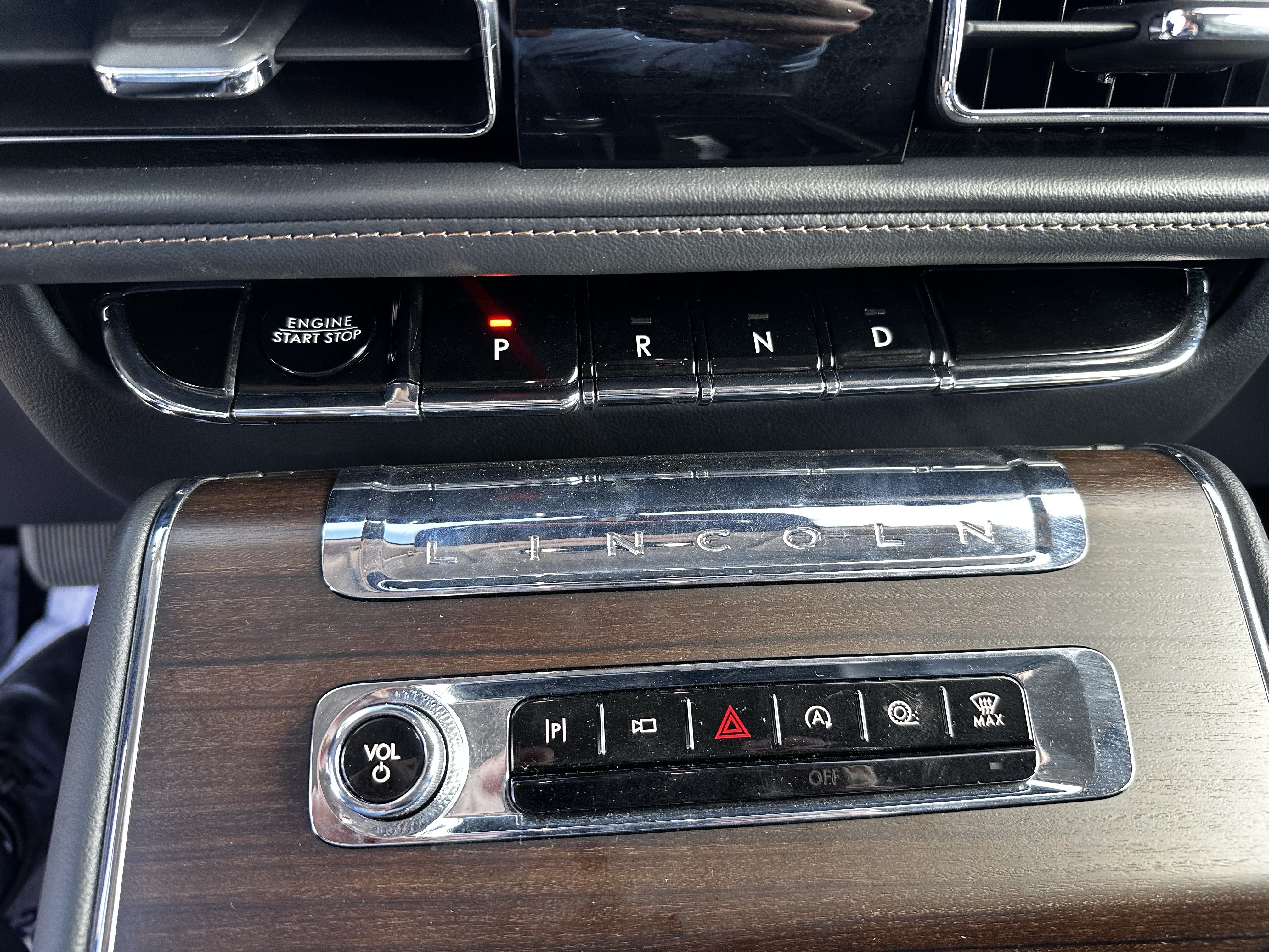 Used 2025 Lincoln Aviator Reserve w/ Equipment Group 201A AWD/4WD image 18