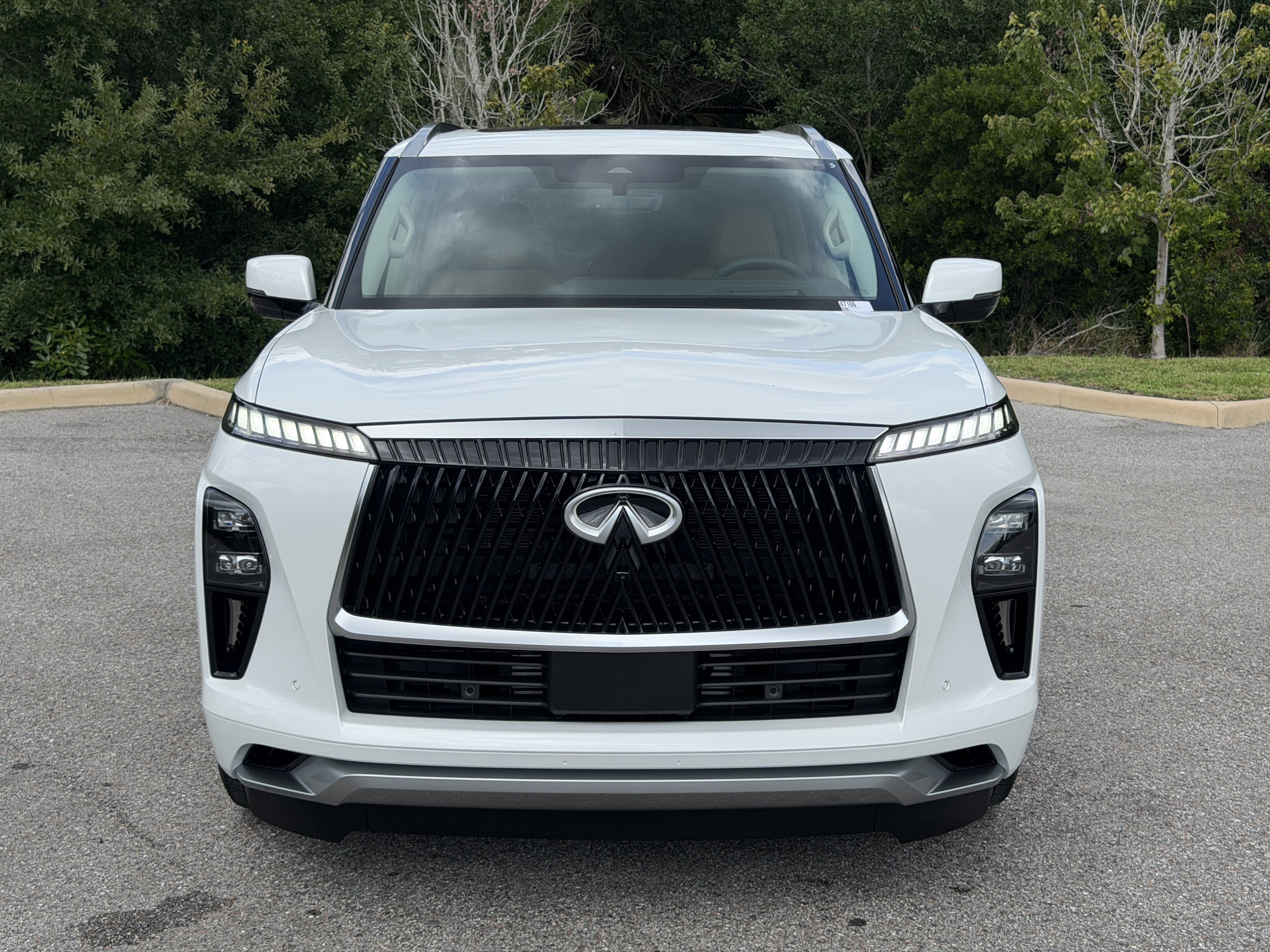 New 2027 INFINITI QX80 Luxe w/ Cargo Package RWD image 2