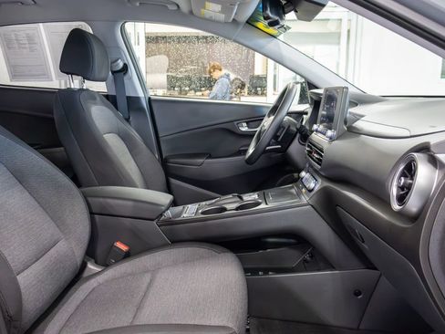 Used 2023 Hyundai Kona SE FWD image 12