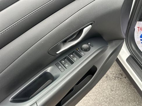 Used 2025 Hyundai Tucson SE image 15