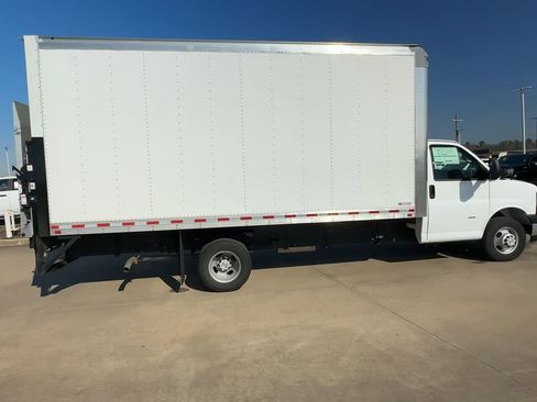 New 2025 Chevrolet Express 3500 w/ Power Convenience Package image 30