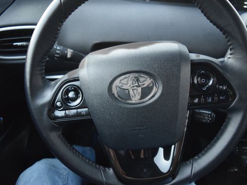 Used 2021 Toyota Prius Prime Limited image 10