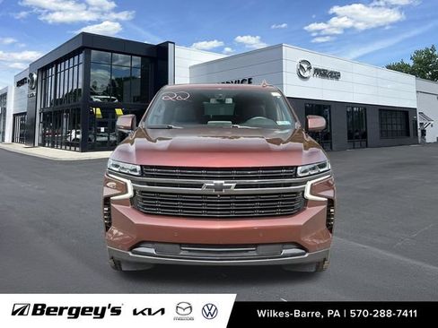 Used 2022 Chevrolet Tahoe RST w/ Luxury Package AWD/4WD image 2