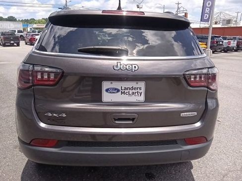 Used 2024 Jeep Compass Latitude AWD/4WD image 4