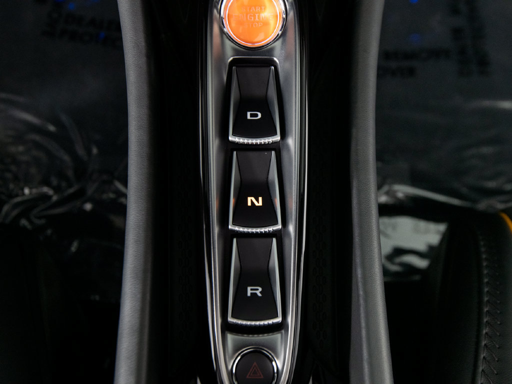 Used 2025 McLaren Artura Spider RWD image 23