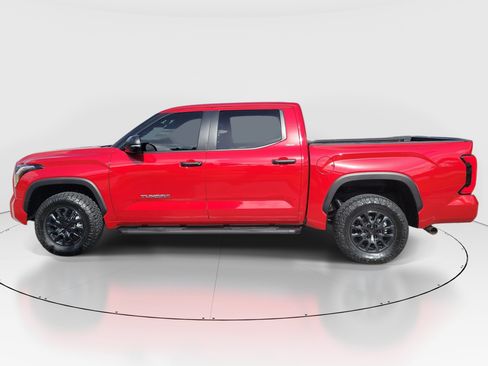 Used 2025 Toyota Tundra SR5 w/ SR5 Convenience Package AWD/4WD image 4