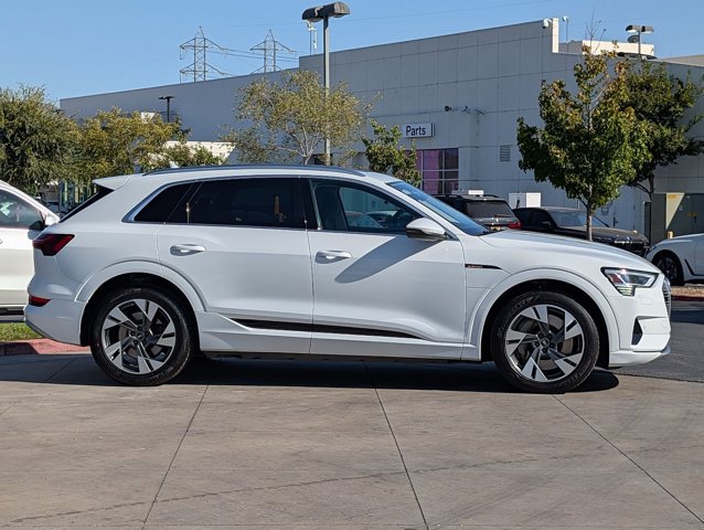 Used 2023 Audi e-tron Premium AWD/4WD image 4