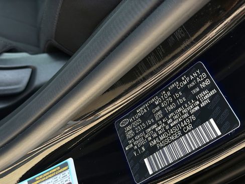 Certified 2025 Hyundai Elantra SEL FWD image 28