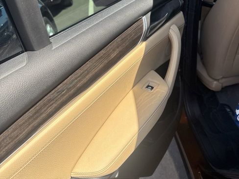 Used 2017 BMW X3 sDrive28i RWD image 11