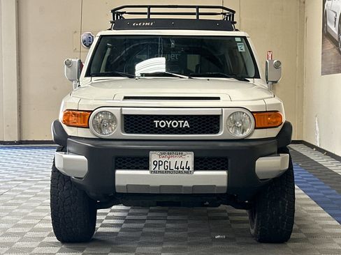 Used 2013 Toyota FJ Cruiser 4WD w/ Upgrade Pkg image 9