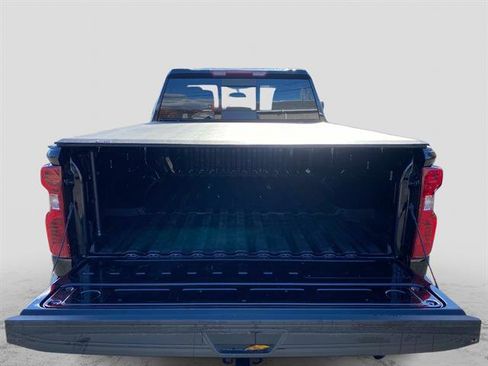 Used 2025 Chevrolet Silverado 2500 LT w/ Convenience Package image 5