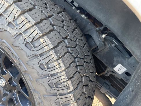 Used 2020 Toyota Tacoma SR5 w/ Technology Package image 10