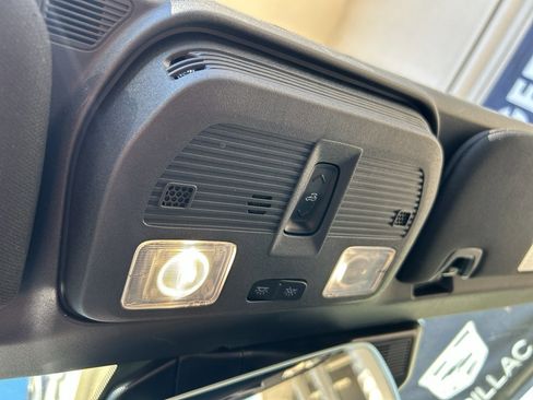 Used 2025 Ford Mustang Premium RWD image 24