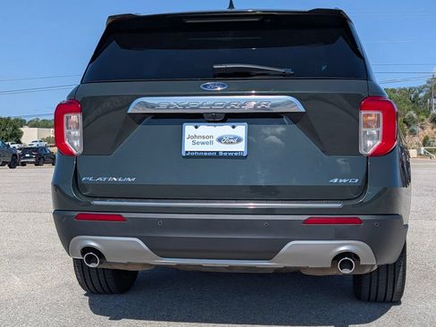 Certified 2022 Ford Explorer Platinum w/ Technology Package AWD/4WD image 6