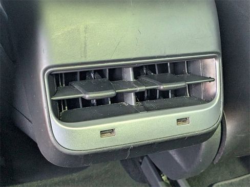 Used 2018 Tesla Model 3 Long Range image 18