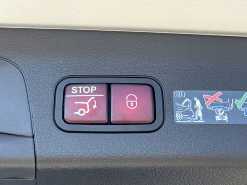 New 2025 Mercedes-Benz GLS 450 4MATIC image 14