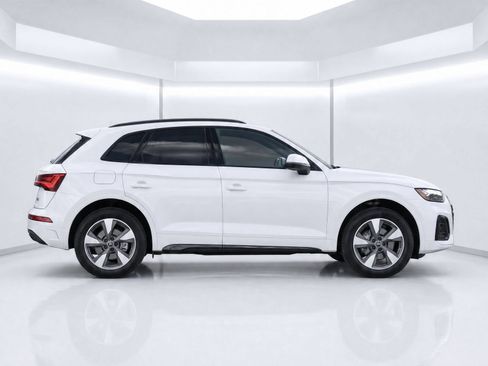 Certified 2025 Audi Q5 2.0T Premium AWD/4WD image 3