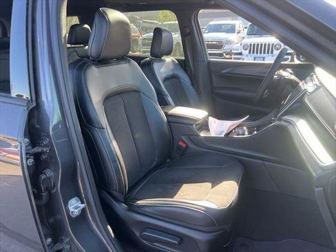 Certified 2025 Jeep Grand Cherokee L Altitude AWD/4WD image 20