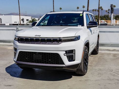 New 2026 Jeep Grand Wagoneer Limited AWD/4WD image 4