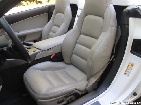 Used 2007 Chevrolet Corvette Convertible w/ Preferred Equipment Group RWD image 31