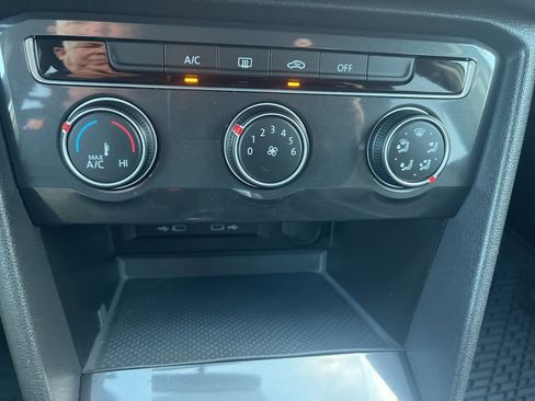 Used 2021 Volkswagen Tiguan S image 17