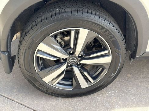 Used 2023 Nissan Rogue Platinum AWD/4WD image 34