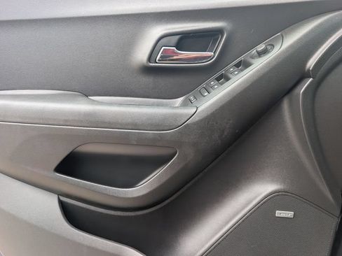Used 2019 Chevrolet Trax Premier AWD/4WD image 14