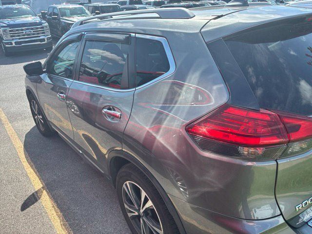 Used 2017 Nissan Rogue SL w/ SL Premium Package FWD image 9