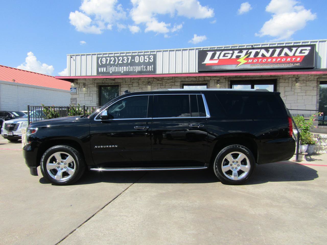 Used 2017 Chevrolet Suburban Premier AWD/4WD image 2