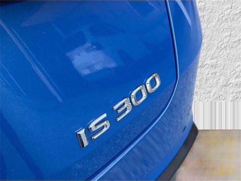 Used 2022 Lexus IS 300 w/ Premium Package image 11