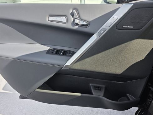 New 2026 BMW iX xDrive45 w/ M Sport Package image 18