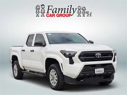Used 2024 Toyota Tacoma SR image 2